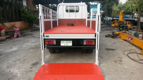 ขายรถอีซูซุจดประกอบ6ล้อ สวยมากครับ เหมือนรถใหม่แอร์เย็นเจี๊ยบ เครื่อง4600cc. ติดแก๊สLPG ถังใหญ่มาจากนอกท้ายติดลิ๊ฟท์ ประตูข้างเปิด2ชั้น เป้น6ล้อมาจากนอกป้ายเล็กไม่ติดเวลา ขาย 380000 บาท ท้ามาให้ลองขับรถใช้เองครับ