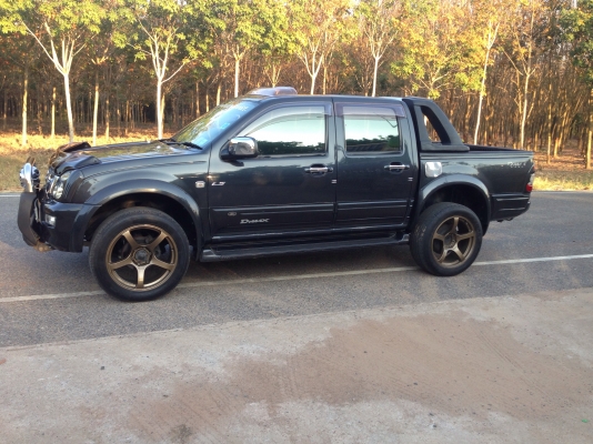 อีซุซุ4ประตูโฟลวิล