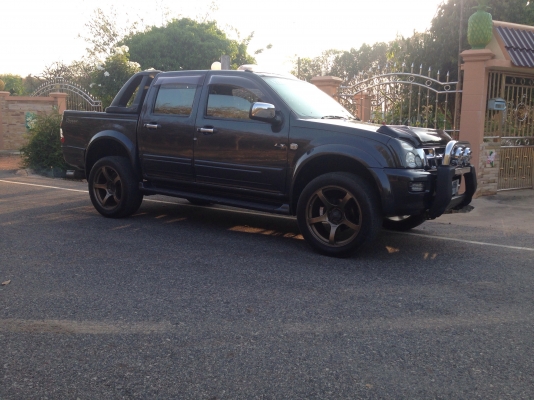 อีซุซุ4ประตูโฟลวิล อีซุซุ4ประตูโฟลวิล