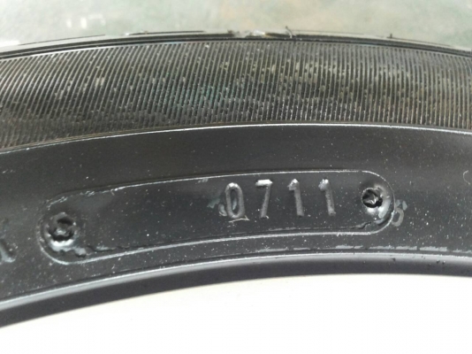ล้อแม็คเดิม อัลติสขอบ 16 พร้อมยางดันลอบ 205-55R16 ล้อแม็คเดิม อัลติสขอบ 16 พร้อมยางดันลอบ 205-55R16