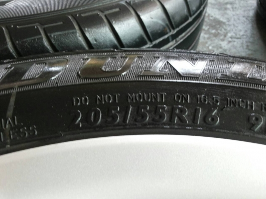 ล้อแม็คเดิม อัลติสขอบ 16 พร้อมยางดันลอบ 205-55R16 ล้อแม็คเดิม อัลติสขอบ 16 พร้อมยางดันลอบ 205-55R16