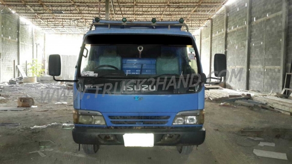 รถบรรทุก 6 ล้อดัมพ์ ISUZU NPR 130 แรงม้า  ปีจดทะเบียน 2548