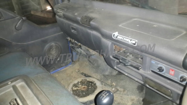 รถบรรทุก 6 ล้อดัมพ์ ISUZU NPR 130 แรงม้า  ปีจดทะเบียน 2548