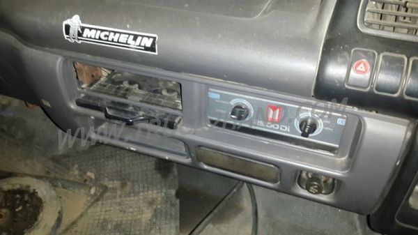 รถบรรทุก 6 ล้อดัมพ์ ISUZU NPR 130 แรงม้า  ปีจดทะเบียน 2548