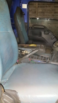 รถบรรทุก 6 ล้อดัมพ์ ISUZU NPR 130 แรงม้า  ปีจดทะเบียน 2548