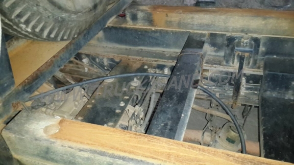 รถบรรทุก 6 ล้อดัมพ์ ISUZU NPR 130 แรงม้า  ปีจดทะเบียน 2548