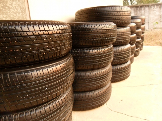 ยางบริดสโตน ปี12-13 เพิ่งเข้ามาล็อตใหม่ ดอกหนามาก 70\%-98\%  T.092-9351644