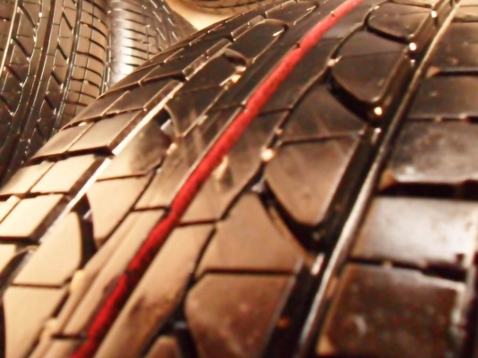 ยางบริดสโตน ปี12-13 เพิ่งเข้ามาล็อตใหม่ ดอกหนามาก 70\%-98\% T.092-9351644 ยางบริดสโตน ปี12-13 เพิ่งเข้ามาล็อตใหม่ ดอกหนามาก 70\%-98\% T.092-9351644