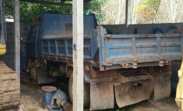 หกล้อ อีซูซุ NPR115ดั้ม รถห้างปี37น้องๆสั่งลุย ดั้มสามมิตร5คิว สภาพดีสวยๆพร้อมใช้งาน ทะเบียนครบ