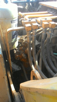 ***ขายแล้วครับขอบคุณ Truck2hand ขาย PC120-2 แบคโฮ ราคาเบาๆ KOMATSU PC120-2 เครื่องHINO EC100-6สูบ ปั้มเดิม เครื่องดี แน่นดี ปั้มดี แรงดี ทำงานดี เร็ว บูมอาร์มดี มีปะหน่อย บุ้งกี๋ดี หนา ไม่ผุ เอวดี แน่น ไม่แตก ไม่ร้าว ช่วงล่าง 70-80\% โซ่หนา แทร็กหนา เฟรมส