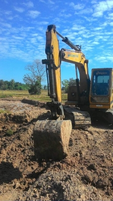 ***ขายแล้วครับขอบคุณ Truck2hand ขาย PC120-2 แบคโฮ ราคาเบาๆ KOMATSU PC120-2 เครื่องHINO EC100-6สูบ ปั้มเดิม เครื่องดี แน่นดี ปั้มดี แรงดี ทำงานดี เร็ว บูมอาร์มดี มีปะหน่อย บุ้งกี๋ดี หนา ไม่ผุ เอวดี แน่น ไม่แตก ไม่ร้าว ช่วงล่าง 70-80\% โซ่หนา แทร็กหนา เฟรมส