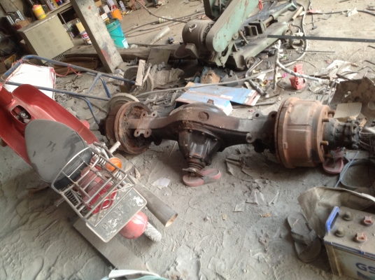 เพลาท้าย ฮีโน่ KM777  สภาพดี  ถอดจาก รถใช้ปกติ