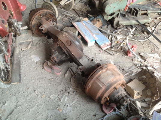 เพลาท้าย ฮีโน่ KM777  สภาพดี  ถอดจาก รถใช้ปกติ