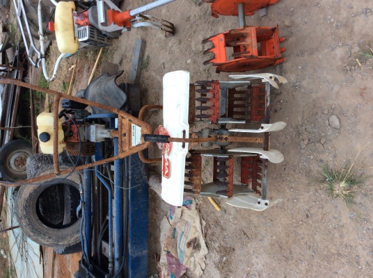 ขายกาละแมร์ถากหญ้าในร่องข้าว ขายกาละแมร์ถากหญ้าในร่องข้าว