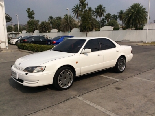 ขายรถหรู Lexus es300 ปี2000 วางเครื่องโตโยต้า 2mz 2.5 เกียร์ออโต้ ตัวท็อป เบาะหนังปรับไฟฟ้า แอร์ดิจิตอล airbag/abs,Cruse Control ตัวถังสวยๆเดิมๆ แม็กแท้18" เครื่องดีมาก รถสวยๆขับดี พร้อมใช้เลยครับ