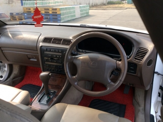 ขายรถหรู Lexus es300 ปี2000 วางเครื่องโตโยต้า 2mz 2.5 เกียร์ออโต้ ตัวท็อป เบาะหนังปรับไฟฟ้า แอร์ดิจิตอล airbag/abs,Cruse Control ตัวถังสวยๆเดิมๆ แม็กแท้18" เครื่องดีมาก รถสวยๆขับดี พร้อมใช้เลยครับ