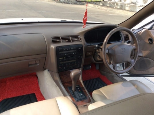 ขายรถหรู Lexus es300 ปี2000 วางเครื่องโตโยต้า 2mz 2.5 เกียร์ออโต้ ตัวท็อป เบาะหนังปรับไฟฟ้า แอร์ดิจิตอล airbag/abs,Cruse Control ตัวถังสวยๆเดิมๆ แม็กแท้18" เครื่องดีมาก รถสวยๆขับดี พร้อมใช้เลยครับ