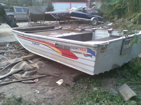 ขานเรือปิเนี่ยม 1 ลำ