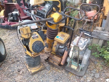 มาแล้วนะครับ-   เครื่องตบดิน ทั้งแบบตบเรียบ และตบกระโดด จิงโจ้ มือสองญี่ปุ่น ครังนี้เข้ามาหลายตัว ให้เลือกสรร