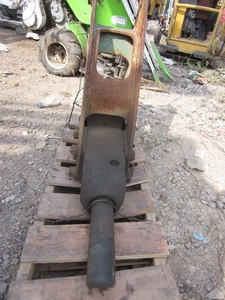ขายถูกครับ - หัวเจ้าะ หัวกระแทก breaker สำหรับรถขุด PC 30-40 มือสองญี่ปุ่น