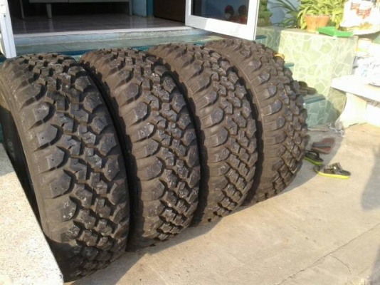 ขายยาง MAXXIS mud 265/75/16 สภาพสวยๆครับ