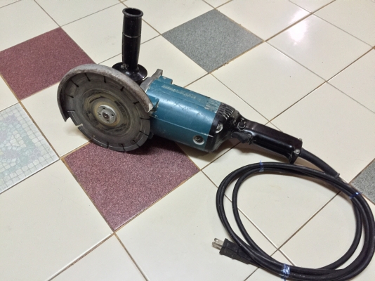 ขายลูกหมูหินเจียขนาดใบ7นิ้วสภาพสวยๆยี่ห้อMakitaรุ่น9607NBของแท้ๆผลิตที่ญี่ปุ่นครับ ขายลูกหมูหินเจียขนาดใบ7นิ้วสภาพสวยๆยี่ห้อMakitaรุ่น9607NBของแท้ๆผลิตที่ญี่ปุ่นครับ