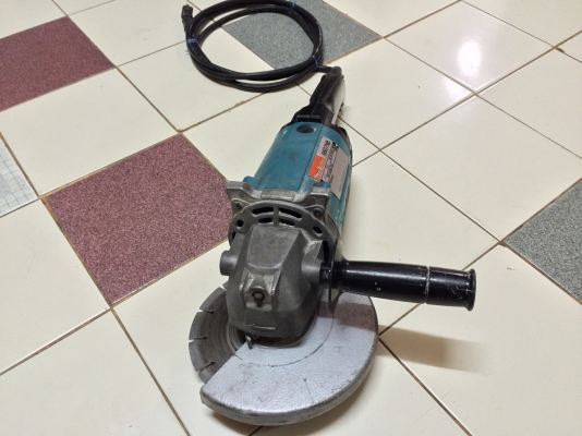 ขายลูกหมูหินเจียขนาดใบ7นิ้วสภาพสวยๆยี่ห้อMakitaรุ่น9607NBของแท้ๆผลิตที่ญี่ปุ่นครับ ขายลูกหมูหินเจียขนาดใบ7นิ้วสภาพสวยๆยี่ห้อMakitaรุ่น9607NBของแท้ๆผลิตที่ญี่ปุ่นครับ