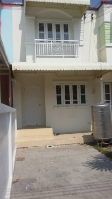 ขายทาวน์เฮ้าส์ หมู่บ้าน มัณฑนานิเวศน์ เนื้อที่ 20 ตรว.