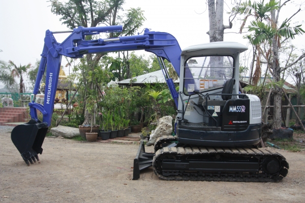ขายรถแม็คโคร MITSUBISHI MM55SR (เท่า50UU) สวยมาก ไม่เคยผ่านการใช้งานในไทย ติดต่อ 086-775-7900, 086-324-1992