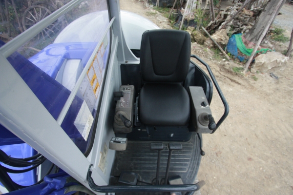 ขายรถแม็คโคร MITSUBISHI MM55SR (เท่า50UU) สวยมาก ไม่เคยผ่านการใช้งานในไทย ติดต่อ 086-775-7900, 086-324-1992