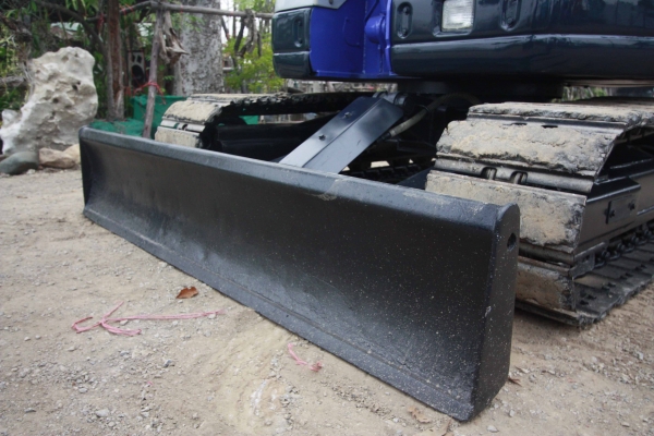 ขายรถแม็คโคร MITSUBISHI MM55SR (เท่า50UU) สวยมาก ไม่เคยผ่านการใช้งานในไทย ติดต่อ 086-775-7900, 086-324-1992