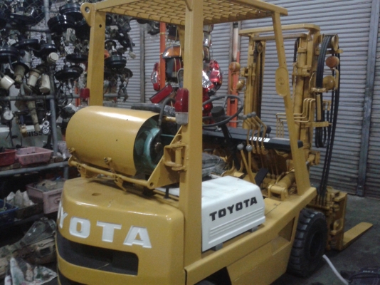 ขายรถโฟคลิฟ toyota 2.9 ตัน ใช้แกสจากญี่ปุ่น