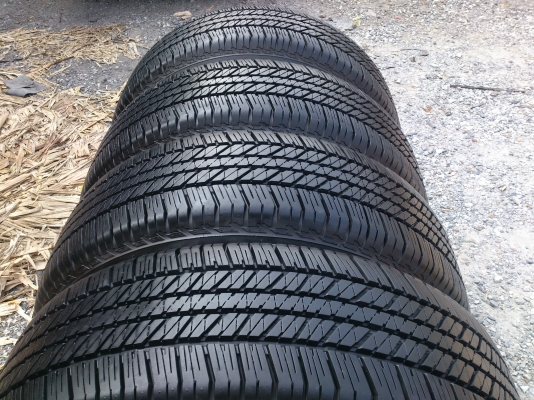 ขายแม็ก 6 รู ALL  NEW  MAZDA  พร้อมยางริดสโตน. 265/65R17 ยางสัปดาห์ที่23ปี13 ดอกยางเต็มสวยนิ่มลึกเท่ากันไม่ร้าวไม่แตกลายไม่กินข้าง(สภาพแม็กยาง95\%) จำนวน 1  ชุด