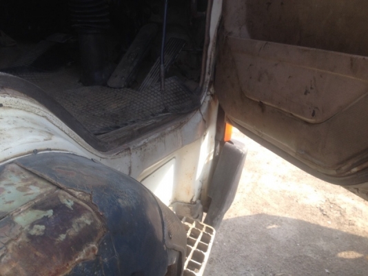 รถมิตซู 10 ล้อดั้ม FM528  220 แรงม้า. ปี 42   สนใจติดต่อ  081 - 6079515