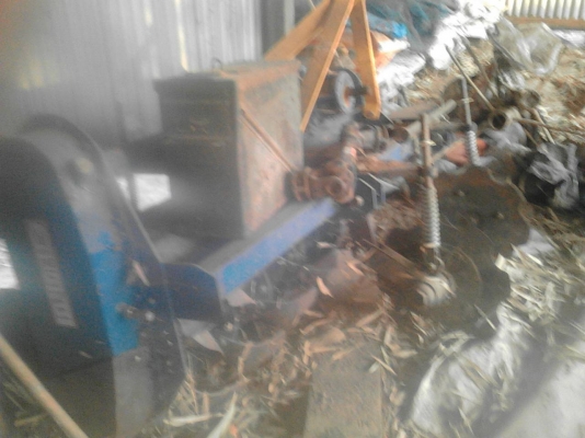 โรตารี่ขายแล้วครับเหลือปหางโรยปุ๋ยคอกเปิดข้างได้ราคา2,2000บาท