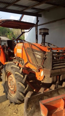 รถไถ KUBOTA  M7040  ปี 48  ( รถทำงาน 6,xxx กว่า ซม. )  สนใจติดต่อ  081 - 6079515
