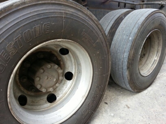 รถฮีโน่ 10 ล้อดั้ม 344 แรงม้า. ปี 51  ( ขายแม่ , ลูก )  สนใจติดต่อ  081 - 6079515