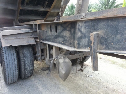 รถฮีโน่ 10 ล้อดั้ม 344 แรงม้า. ปี 51  ( ขายแม่ , ลูก )  สนใจติดต่อ  081 - 6079515