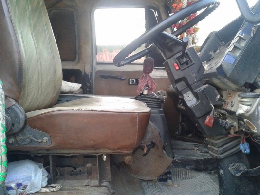 ขาย10ล้อร็อกกี้165แรง เพลาเดียว เครื่องดี แคชซีสวย ยางใหม่ สภาพพร้อมใช้งาน เอกสารพร้อมโอน จัดไฟแนนซ์ได้ เงื่อนไขง่ายๆวันเดียวรับรถ สนใจโทร 090-8588220คุณนะ ID:narong498 หรือ www.truck.in.th/498 หรือfb:ณรงค์ ซื้อขายรถมือสอง (เว็บไซต์ส่วนตัว)