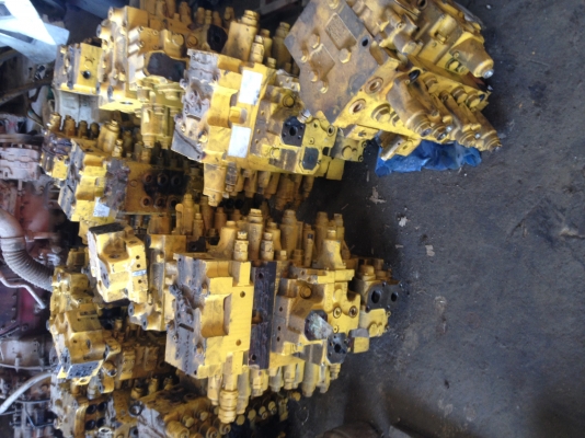 ปั้มไฮดรอลิค KOMATSU PC200-7และ8