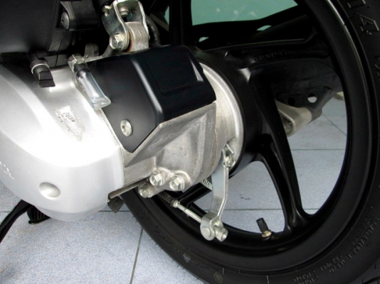 CLICK 125 i รุ่นท๊อปสุด  id lingstop combibrake สีขาวยอดนิยม ไมล์แท้ 370 โล สามร้อยเจ็ดสิบโล แถม 3 รายการ 46900