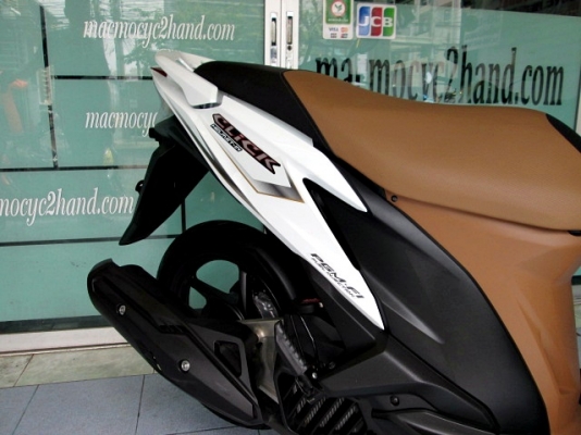 CLICK 125 i รุ่นท๊อปสุด  id lingstop combibrake สีขาวยอดนิยม ไมล์แท้ 370 โล สามร้อยเจ็ดสิบโล แถม 3 รายการ 46900