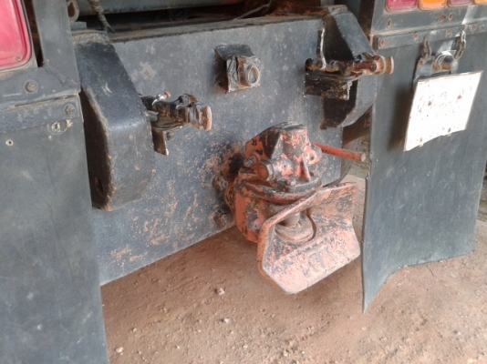 สิบล้อ2เพลาดั้ม อีซูสุ  240  แรงม้า  ระบบลากพ่วง  แท้  เดิมๆ  ห้างแท้ สวยมากๆ  เล่ม...พร้อม