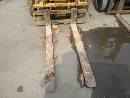 ขายโฟล์คลิฟท์ TCM 2.5 ตัน เสาสูง 4 เมตร งากระดก