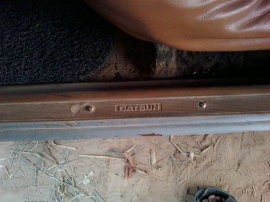 ขายรถดั้สสัน มีเอกสาร  ขาดต่อ  รุ่นพิเศษ 4 ขอ  เครื่องยนต์โซล่า