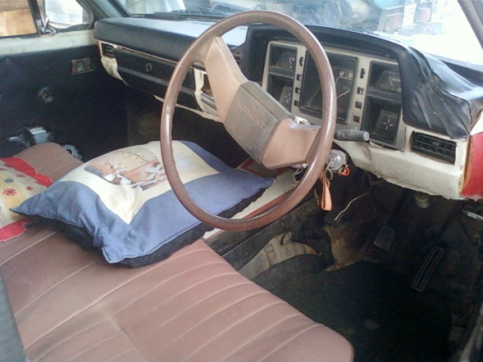 ขายรถดั้สสัน มีเอกสาร  ขาดต่อ  รุ่นพิเศษ 4 ขอ  เครื่องยนต์โซล่า