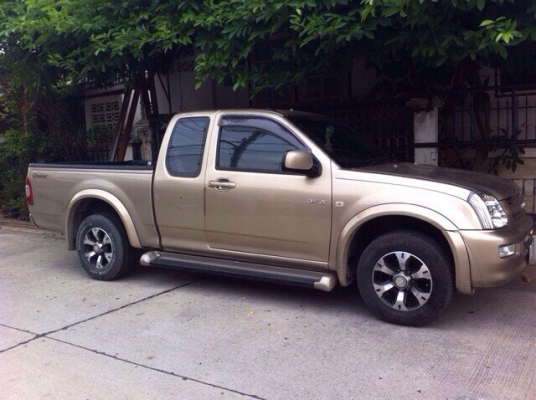 ขายรถกระบะ ISUZU DEMAX CAP เครื่อง 3000 ปี 2546 ไมล์ 140658 กม.เกียร์ธรรมดา ราคา 260000