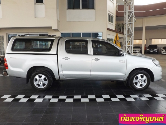 TOYOTA VIGO เกียร์ออโต้ 4 ประตู 3.0G AIRBAG ABS ปี 2011
