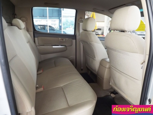 TOYOTA VIGO เกียร์ออโต้ 4 ประตู 3.0G AIRBAG ABS ปี 2011