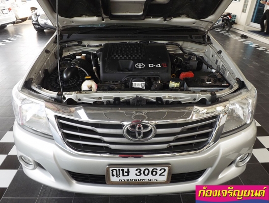 TOYOTA VIGO เกียร์ออโต้ 4 ประตู 3.0G AIRBAG ABS ปี 2011